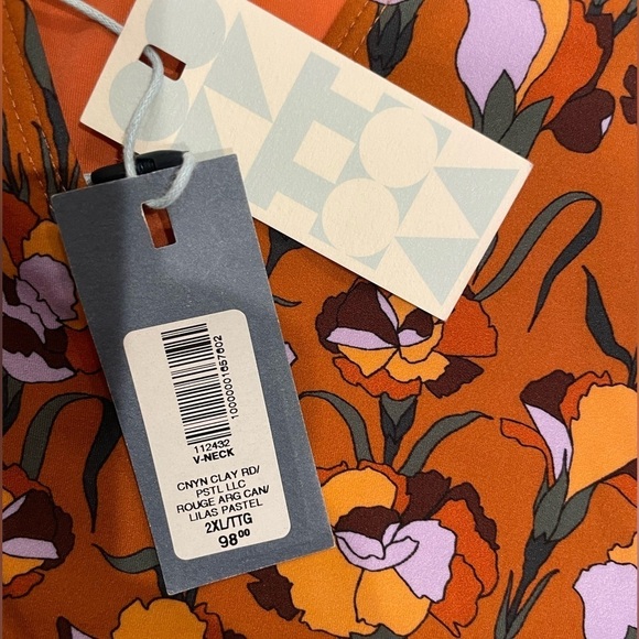 NWT! Aritzia Babaton V-Neck One Piece Swimsuit - Picture 14 of 15